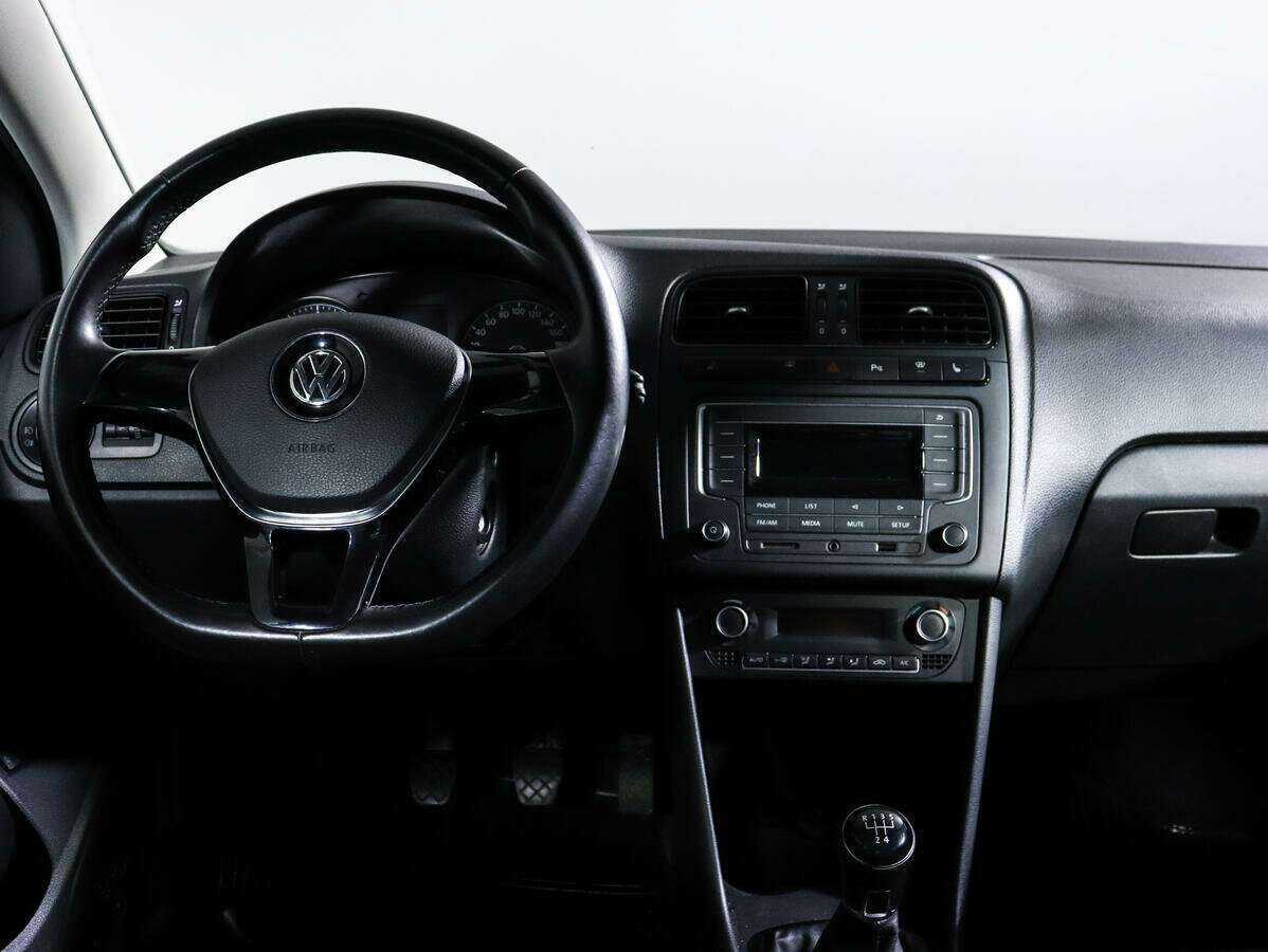 Volkswagen Polo б/у, 2016, Механическая. Фото: #8