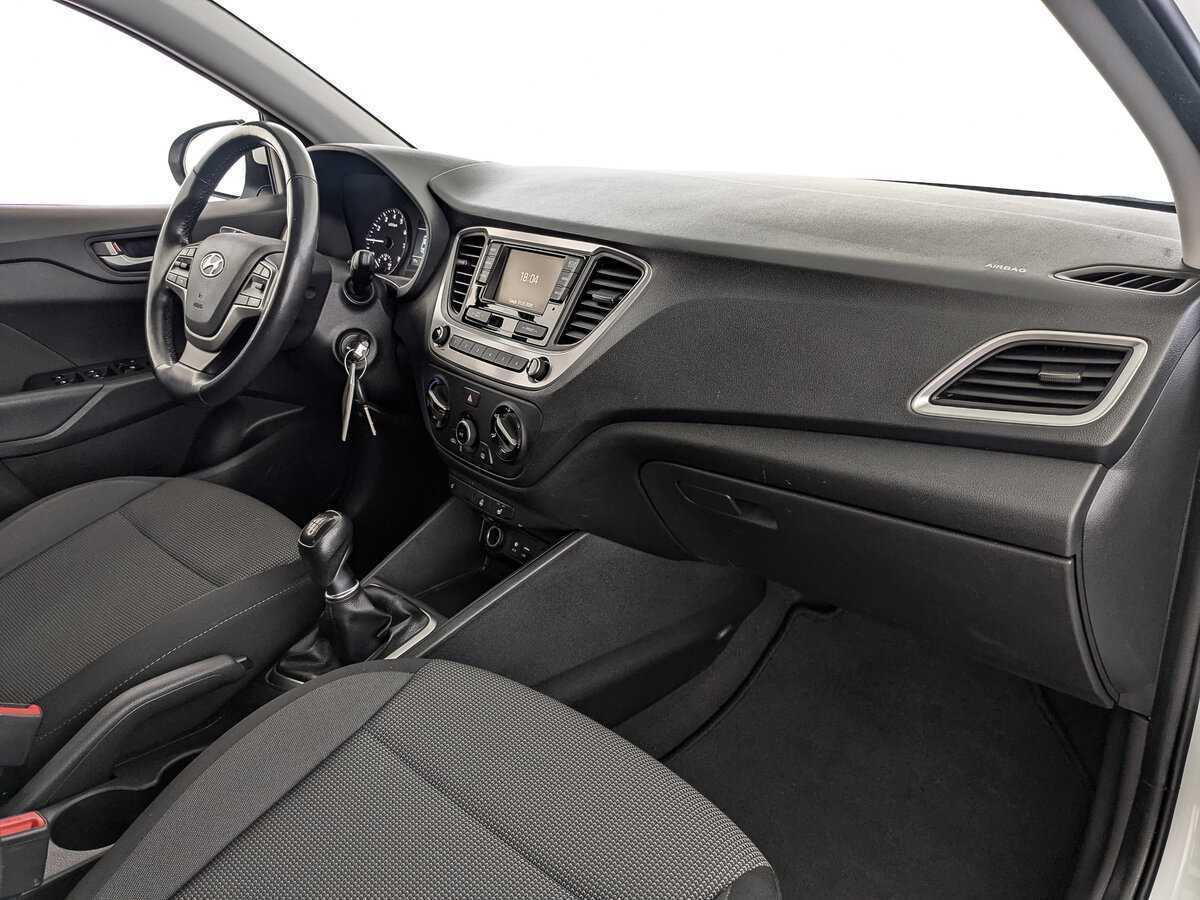 Hyundai Solaris б/у, 2017, Механическая. Фото: #10