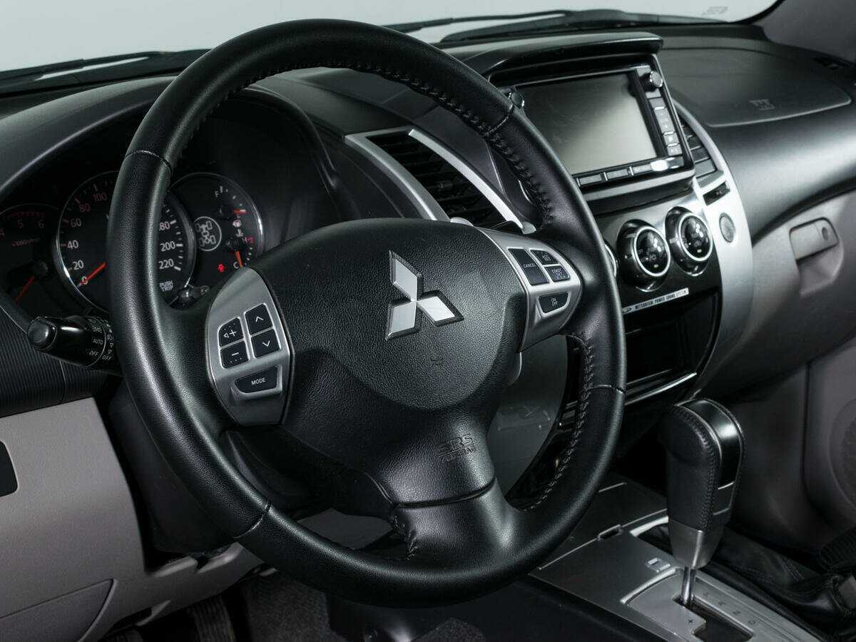 Mitsubishi Pajero Sport б/у, 2013, Автоматическая. Фото: #14