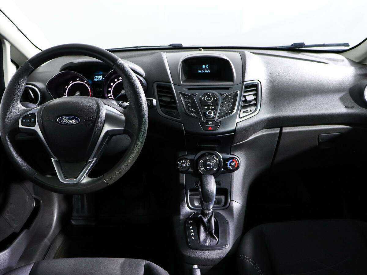 Ford Fiesta б/у, 2017, Роботизированная. Фото: #11