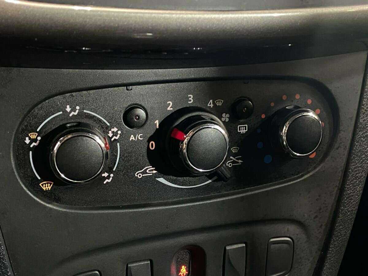 Renault Logan б/у, 2016, Автоматическая. Фото: #13