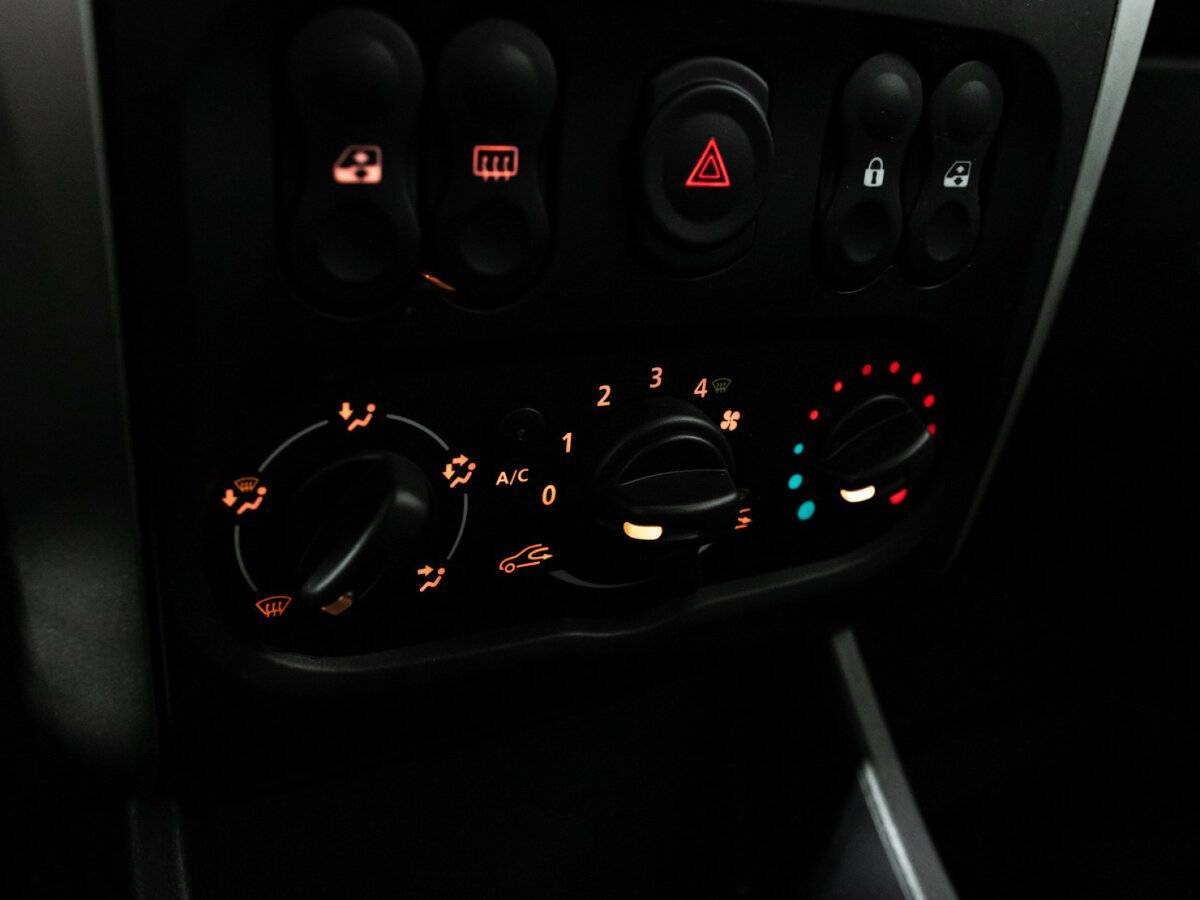 Nissan Almera б/у, 2016, Автоматическая. Фото: #13