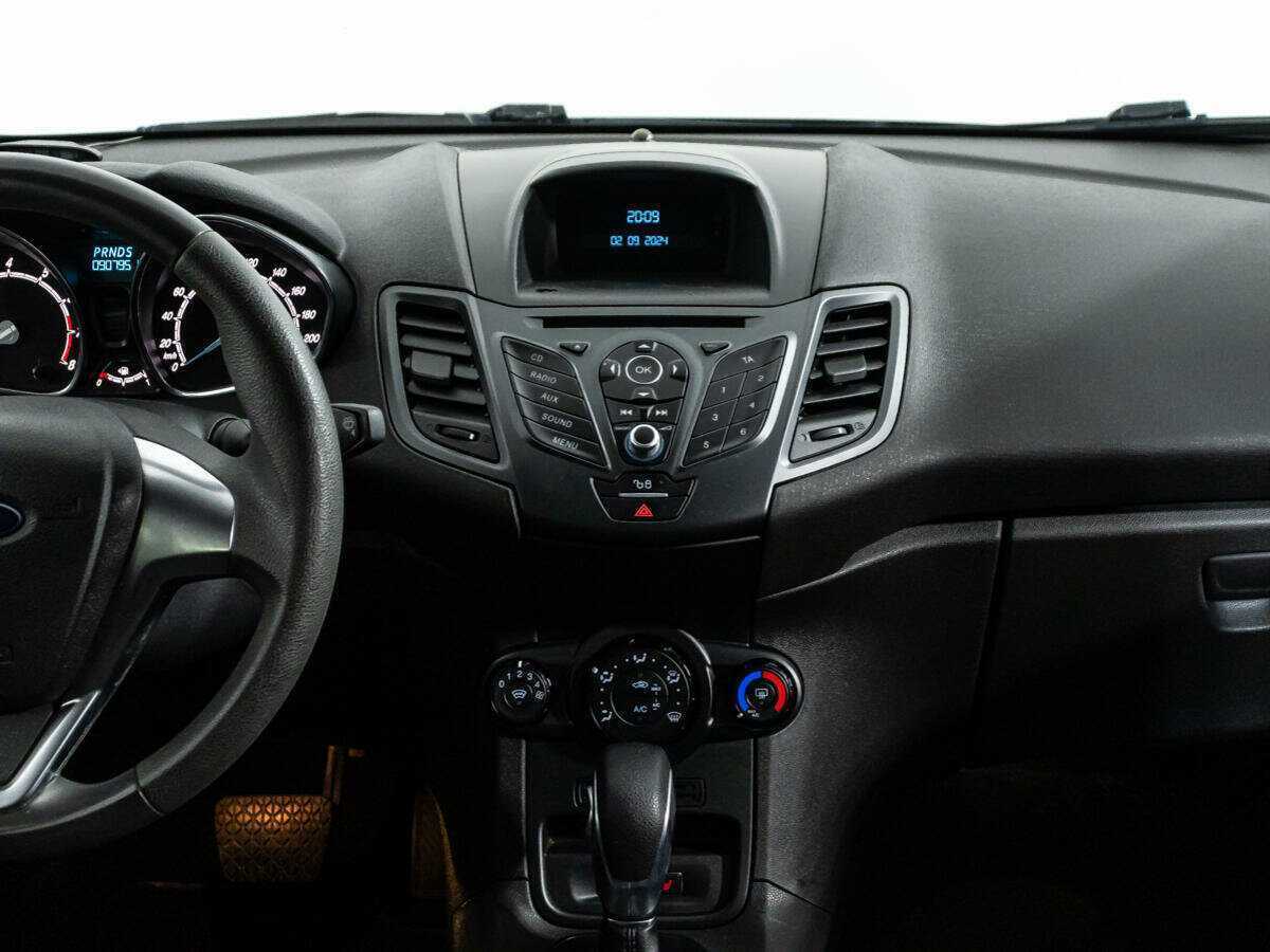 Ford Fiesta б/у, 2016, Роботизированная. Фото: #13