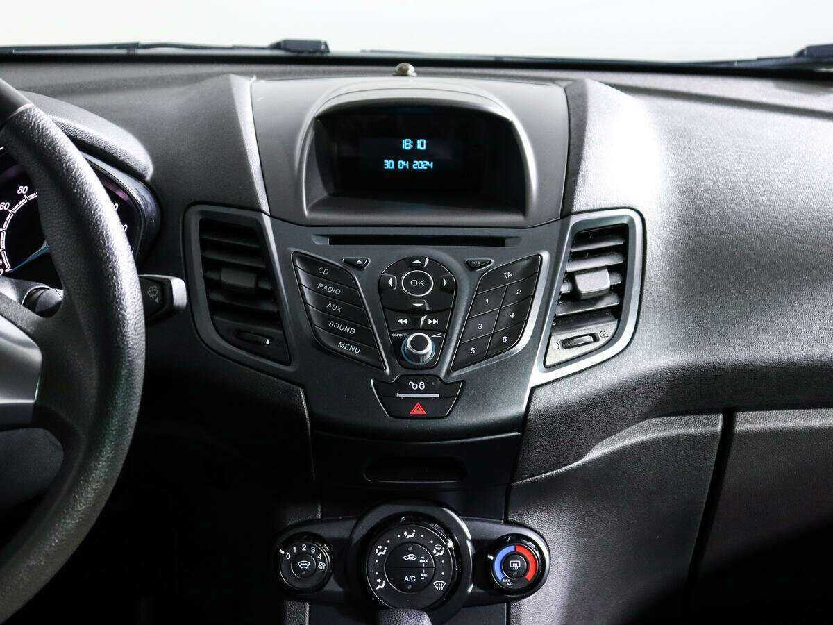 Ford Fiesta б/у, 2017, Роботизированная. Фото: #12