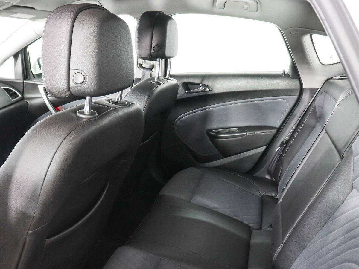 Opel Astra б/у, 2014, Автоматическая. Фото: #11