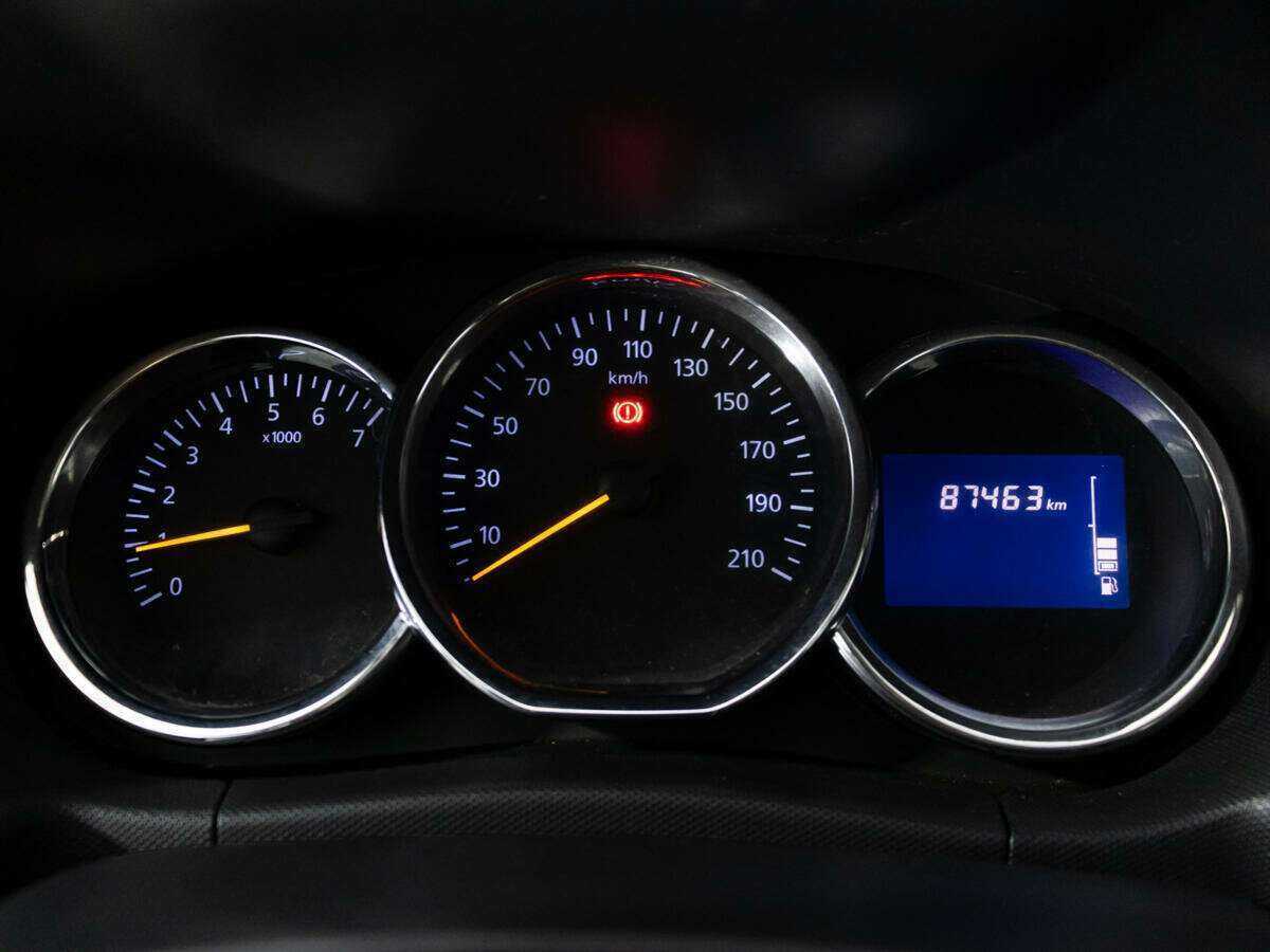 Renault Duster б/у, 2015, Механическая. Фото: #11