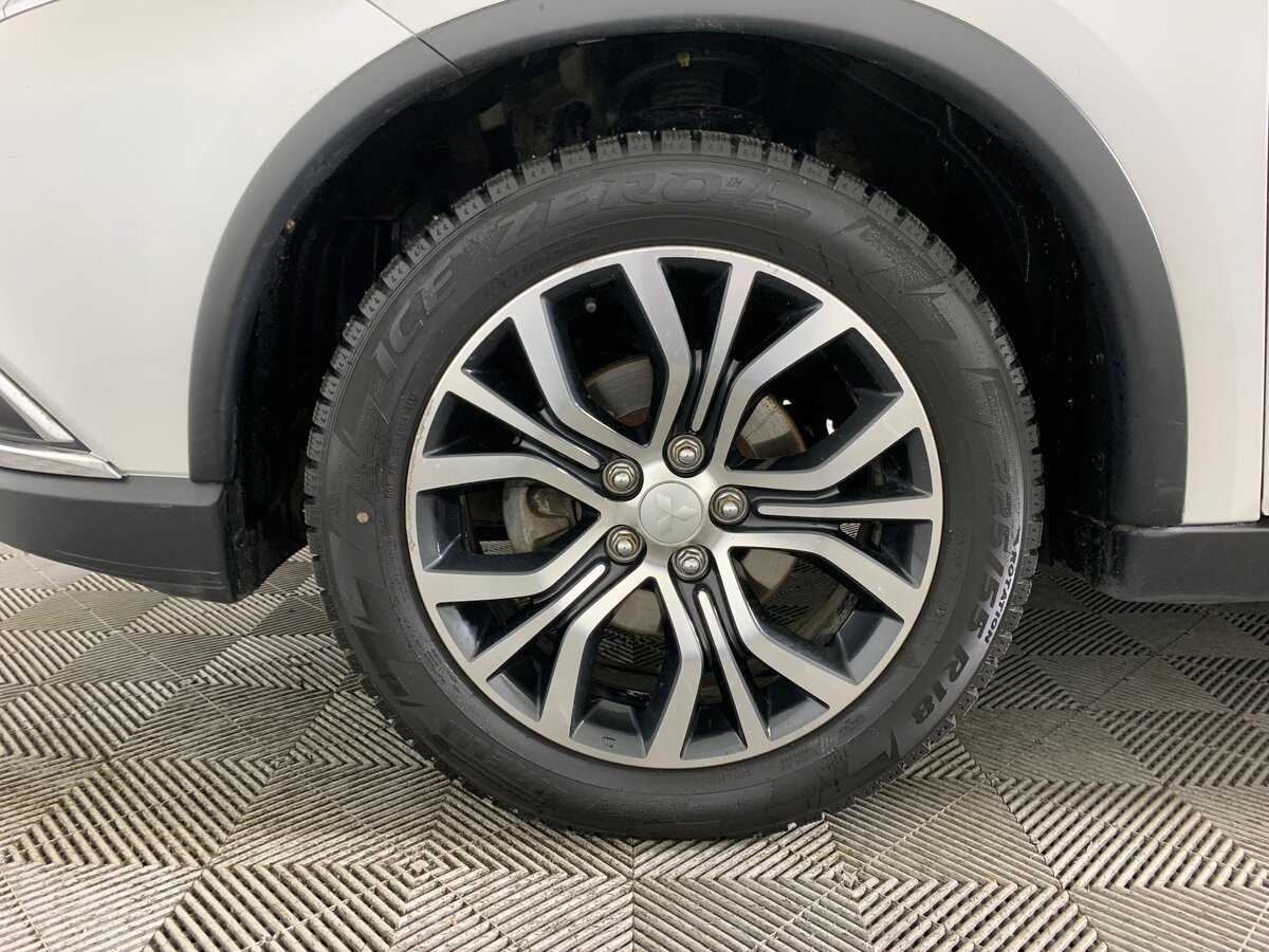 Mitsubishi Outlander б/у, 2016, Вариатор. Фото: #8
