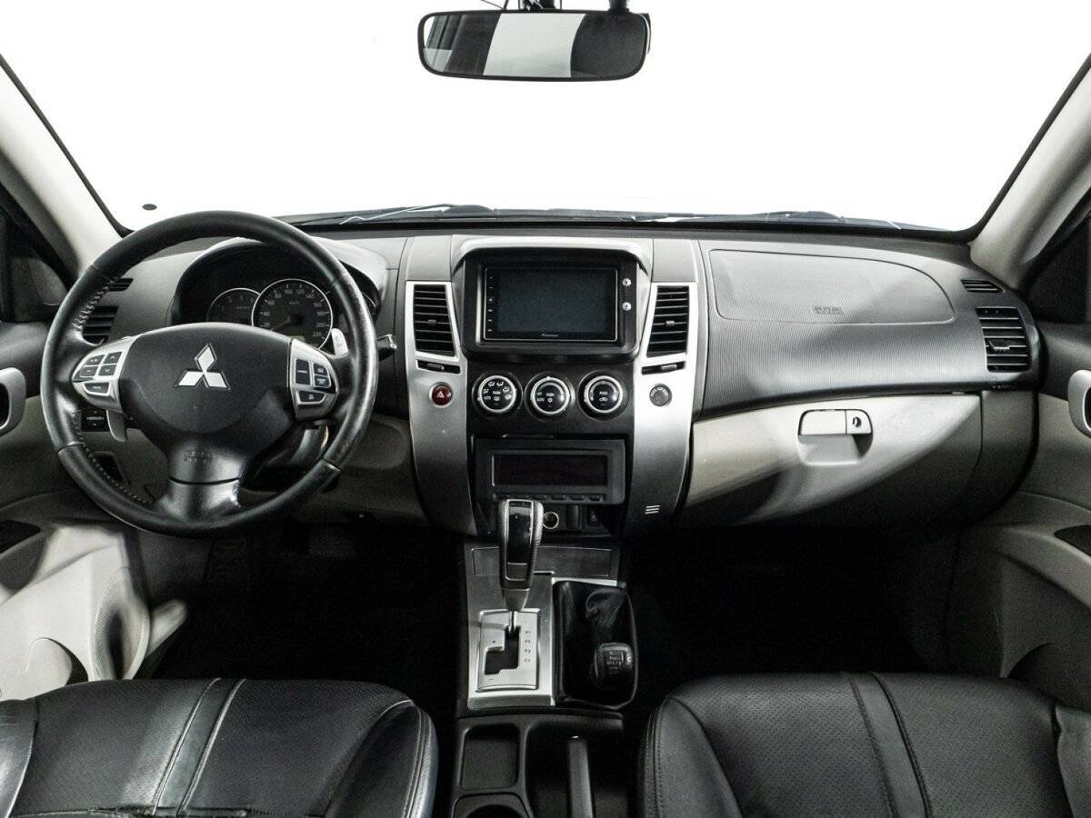 Mitsubishi Pajero Sport б/у, 2012, Автоматическая. Фото: #12
