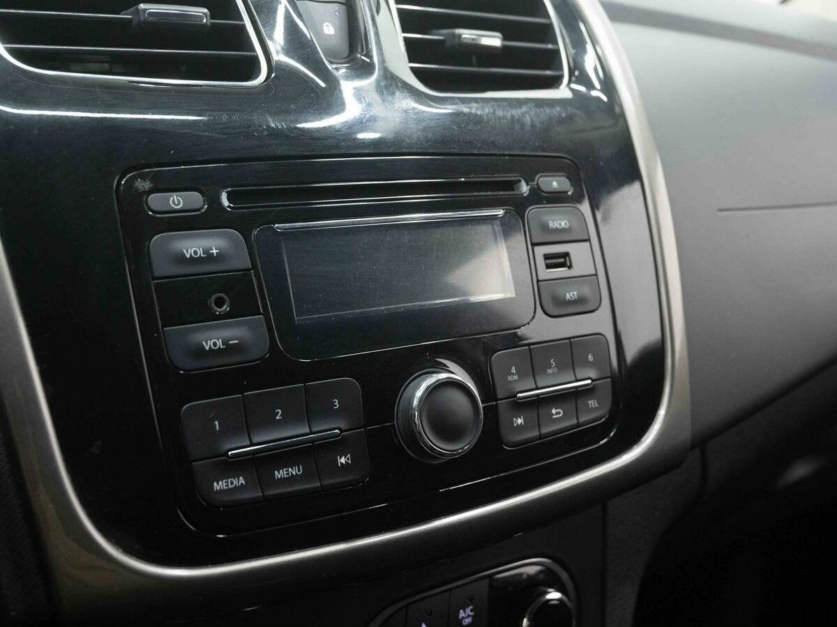 Renault Sandero б/у, 2016, Механическая. Фото: #19