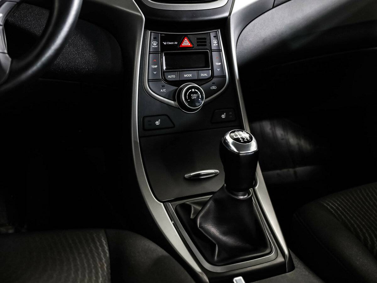 Hyundai Elantra б/у, 2015, Механическая. Фото: #10