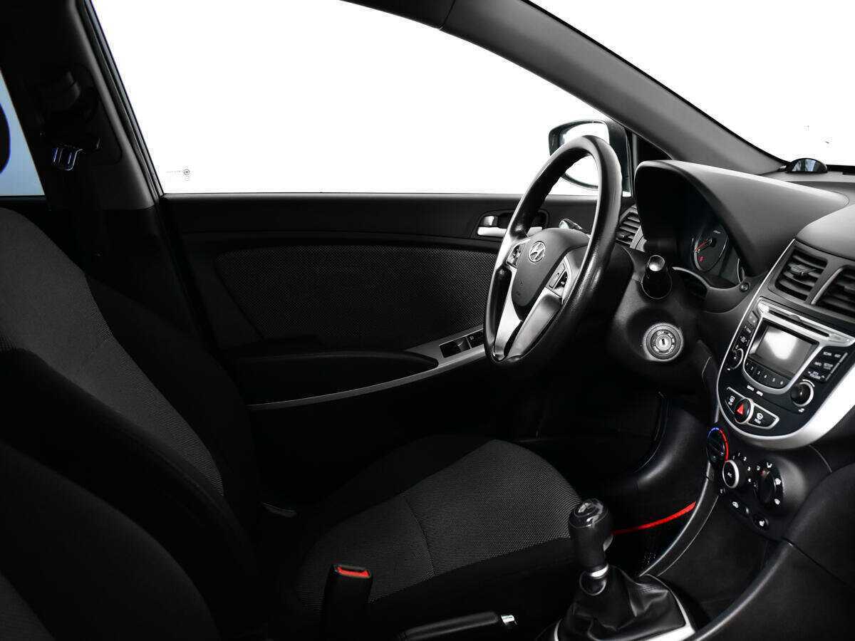 Hyundai Solaris б/у, 2012, Механическая. Фото: #8