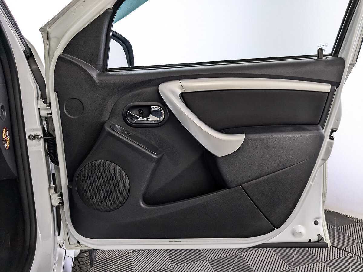 Nissan Terrano б/у, 2021, Механическая. Фото: #23