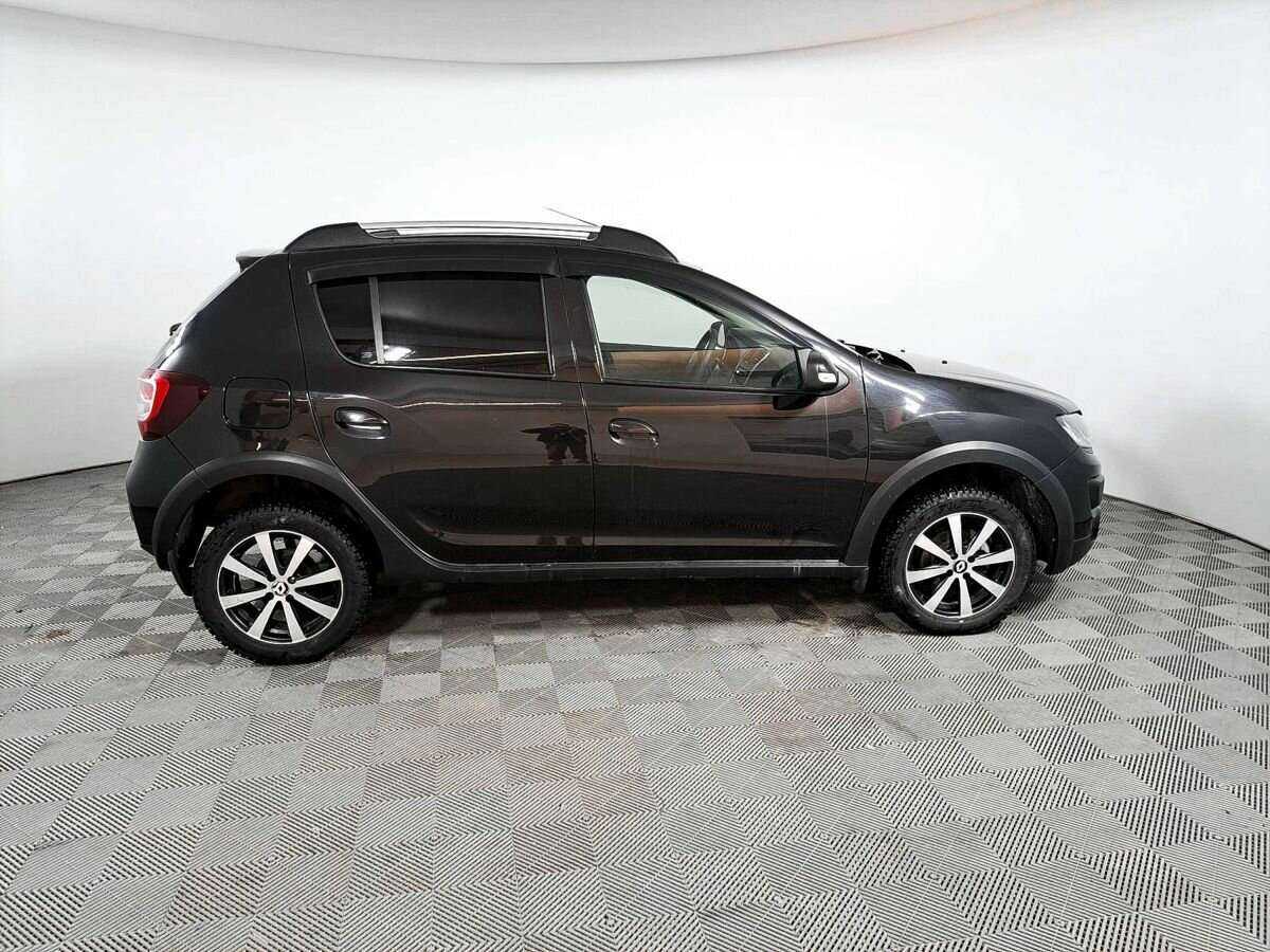 Renault Sandero б/у, 2016, Автоматическая. Фото: #2