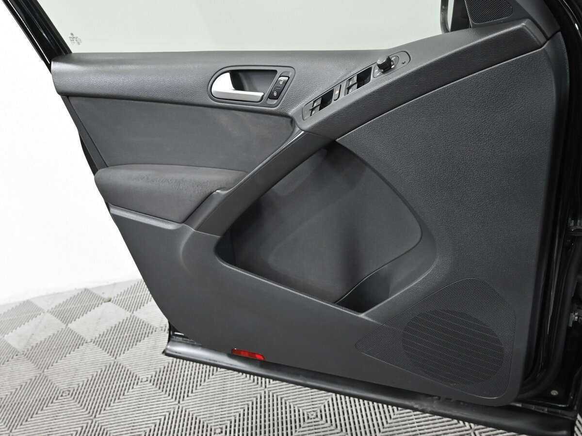 Volkswagen Tiguan б/у, 2013, Автоматическая. Фото: #6