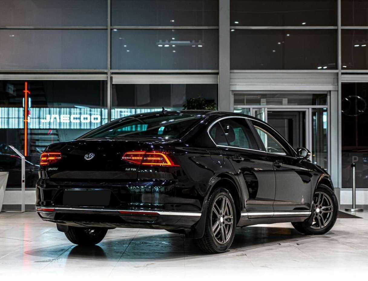 Volkswagen Passat б/у, 2017, Роботизированная. Фото: #2