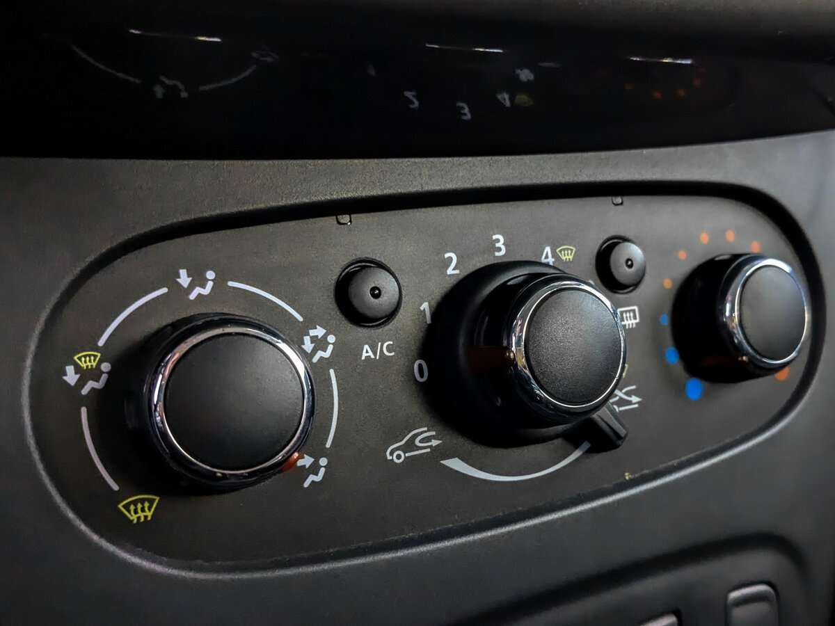 Renault Logan б/у, 2017, Автоматическая. Фото: #20