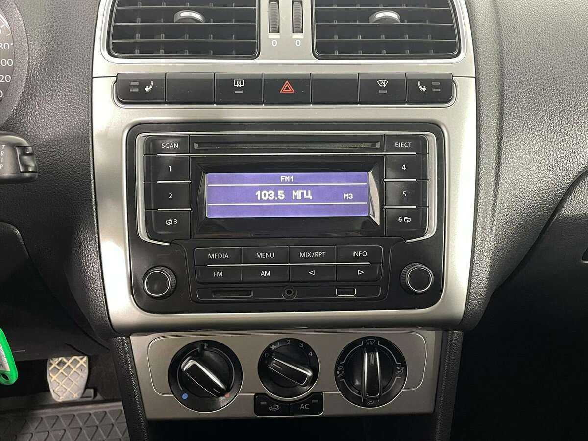 Volkswagen Polo б/у, 2013, Механическая. Фото: #12