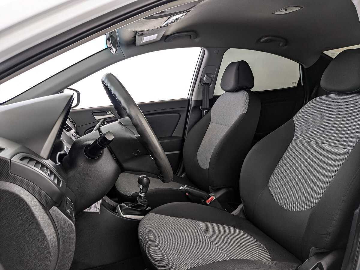 Hyundai Solaris б/у, 2014, Механическая. Фото: #15