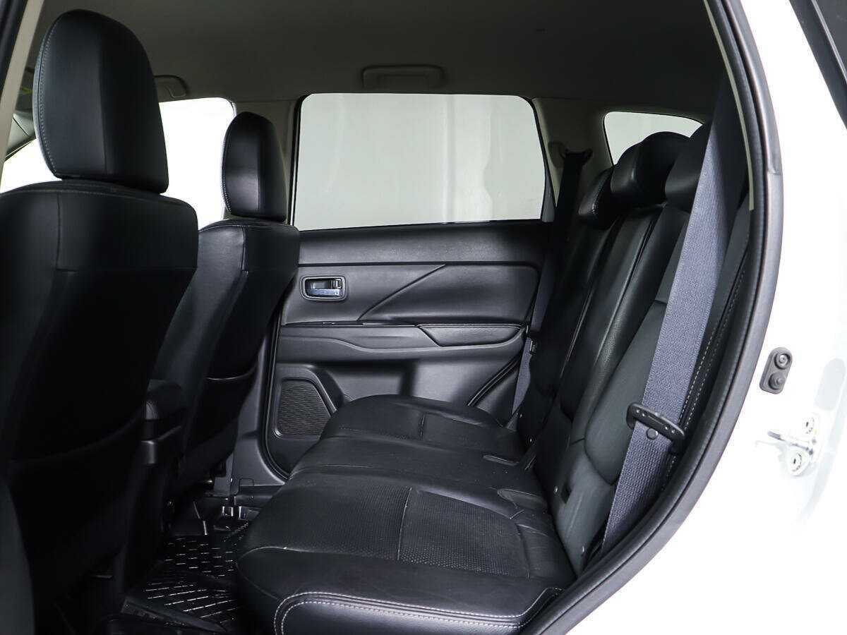 Mitsubishi Outlander б/у, 2015, Вариатор. Фото: #9