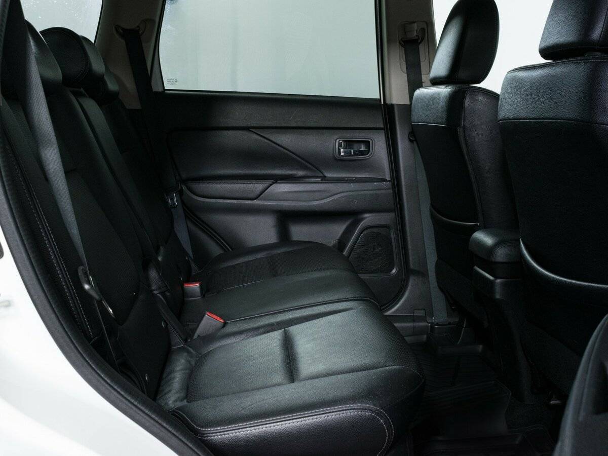 Mitsubishi Outlander б/у, 2016, Вариатор. Фото: #11