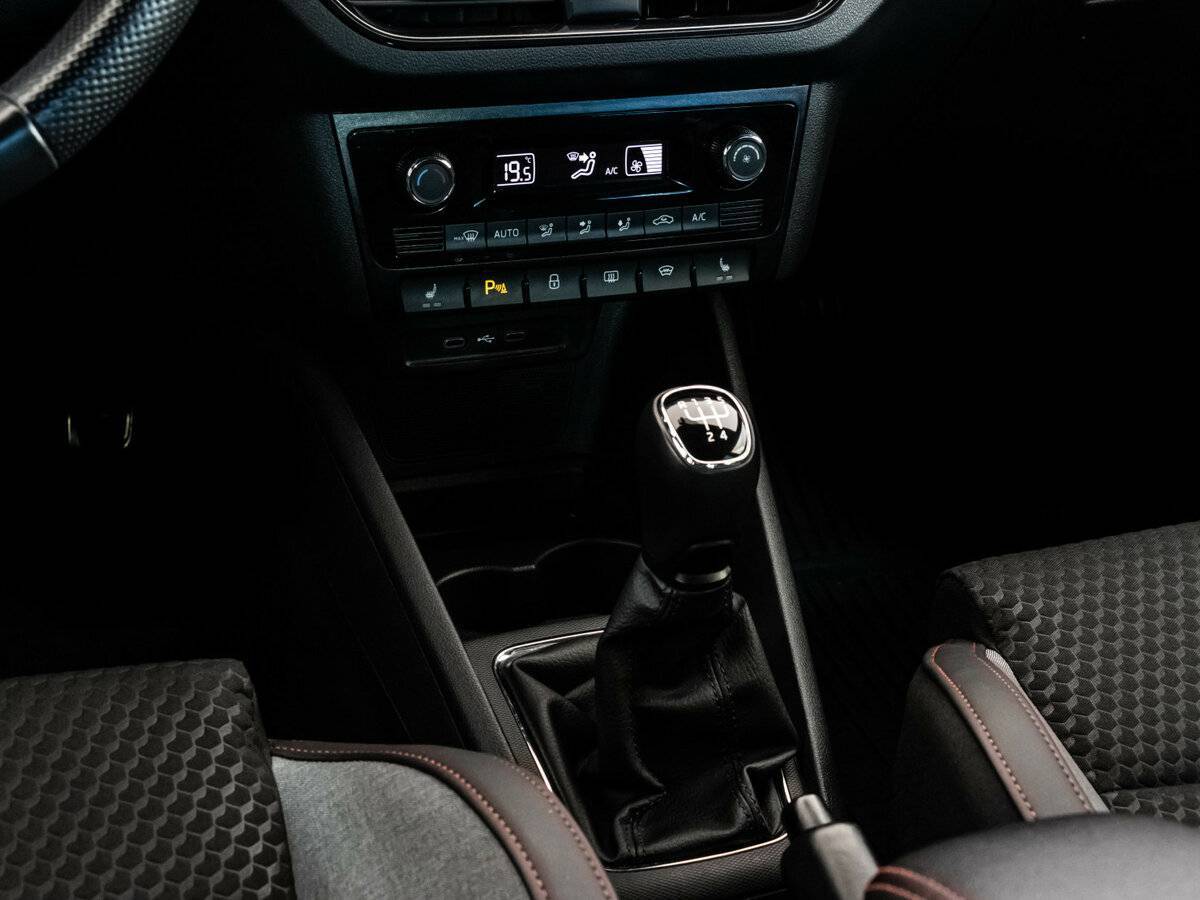 Volkswagen Polo б/у, 2021, Механическая. Фото: #12