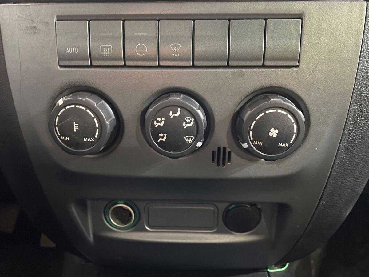 УАЗ Patriot б/у, 2016, Механическая. Фото: #12