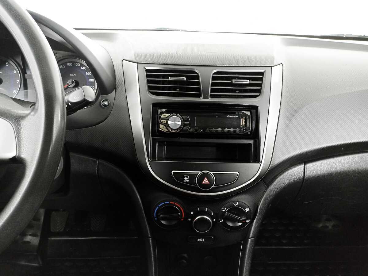 Hyundai Solaris б/у, 2014, Механическая. Фото: #12