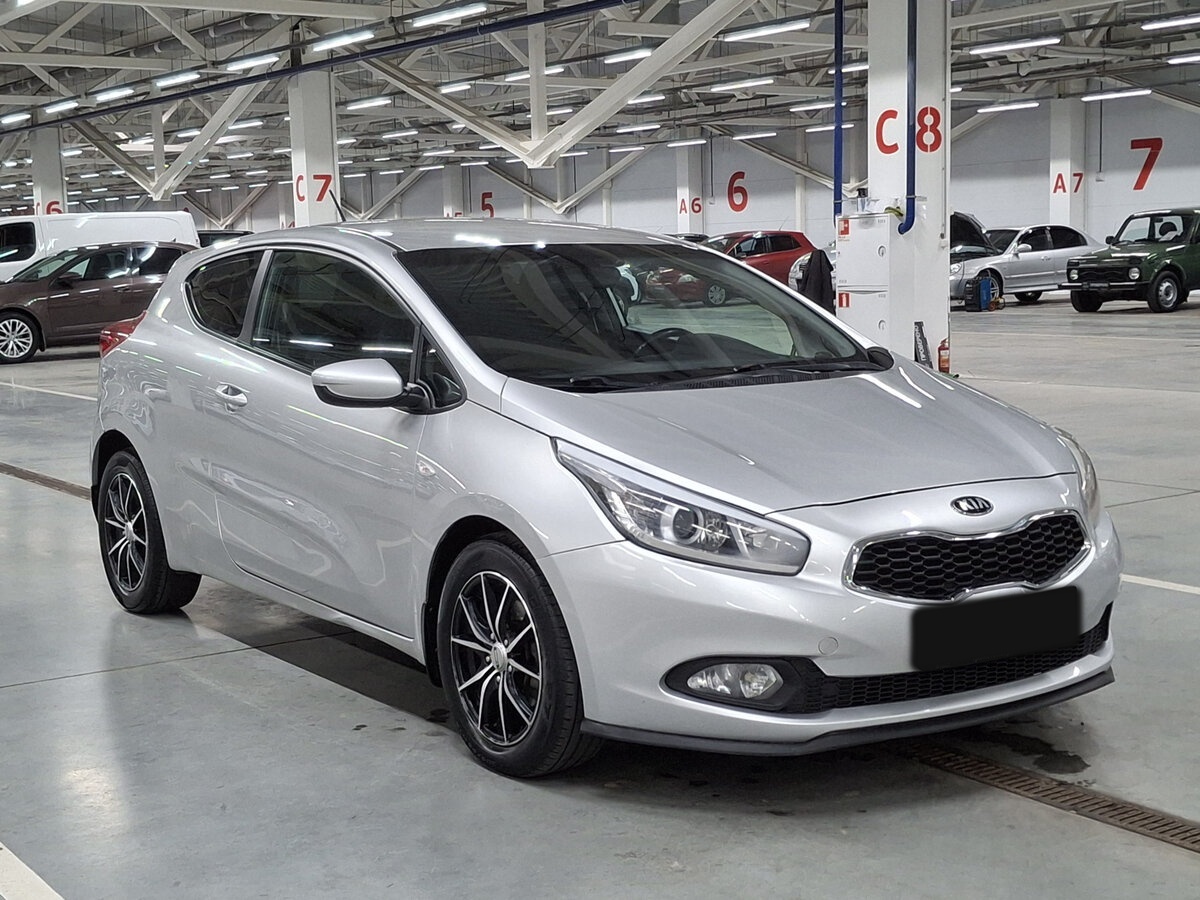 Kia Ceed б/у, 2013, Автоматическая. Фото: #2