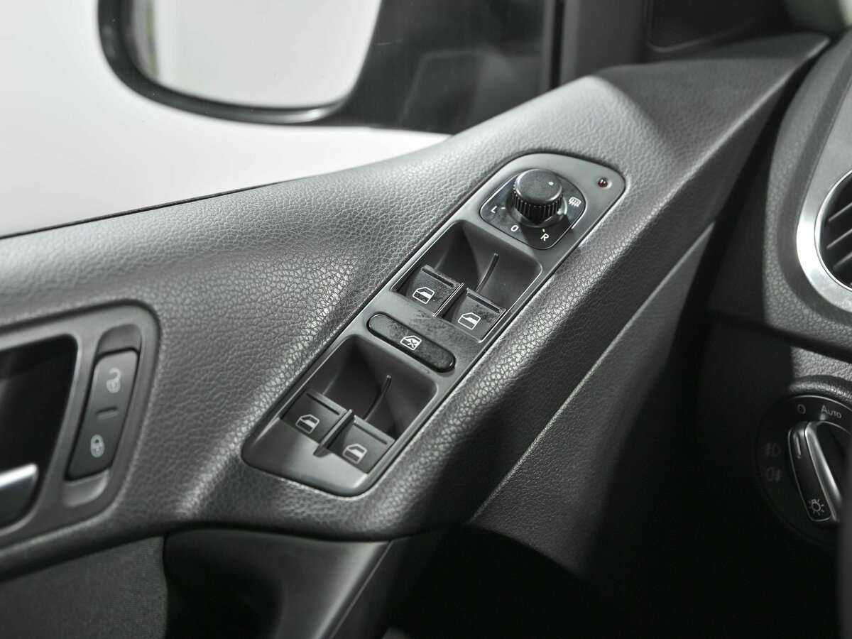 Volkswagen Tiguan б/у, 2013, Автоматическая. Фото: #13