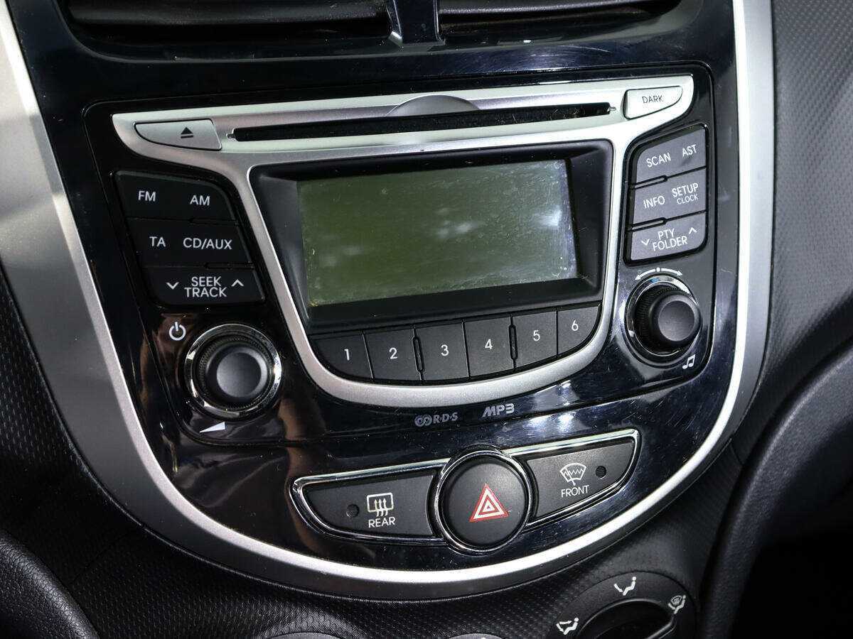 Hyundai Solaris б/у, 2014, Механическая. Фото: #17