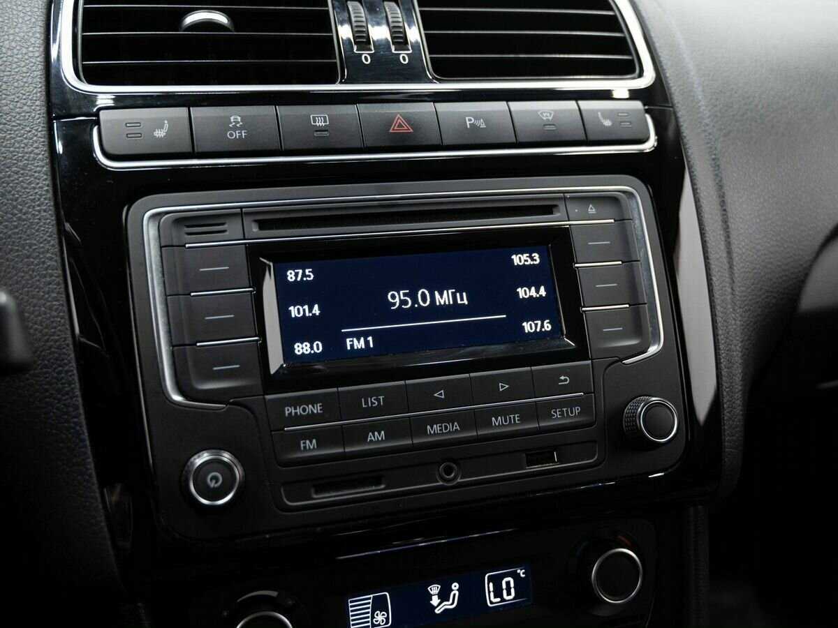 Volkswagen Polo б/у, 2016, Роботизированная. Фото: #16