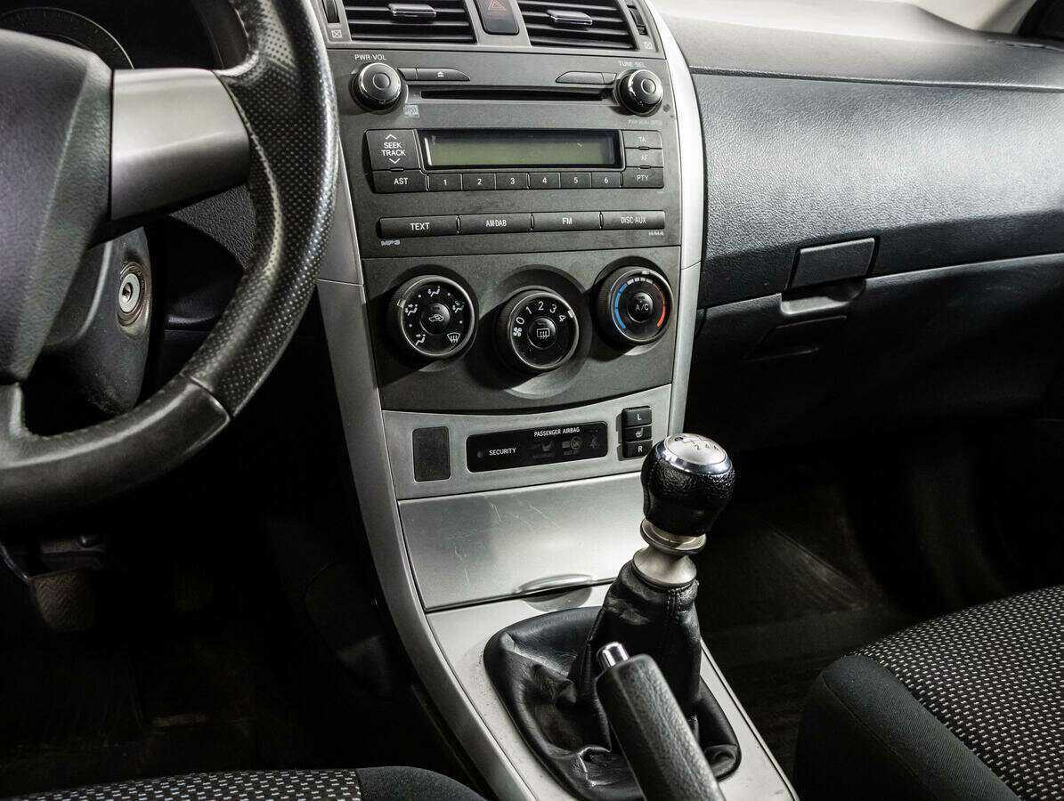 Toyota Corolla б/у, 2012, Механическая. Фото: #11