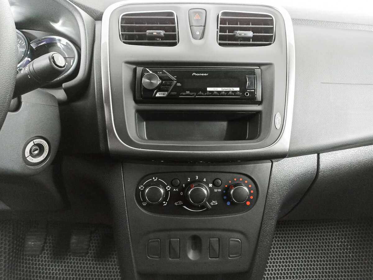 Renault Logan б/у, 2018, Механическая. Фото: #12