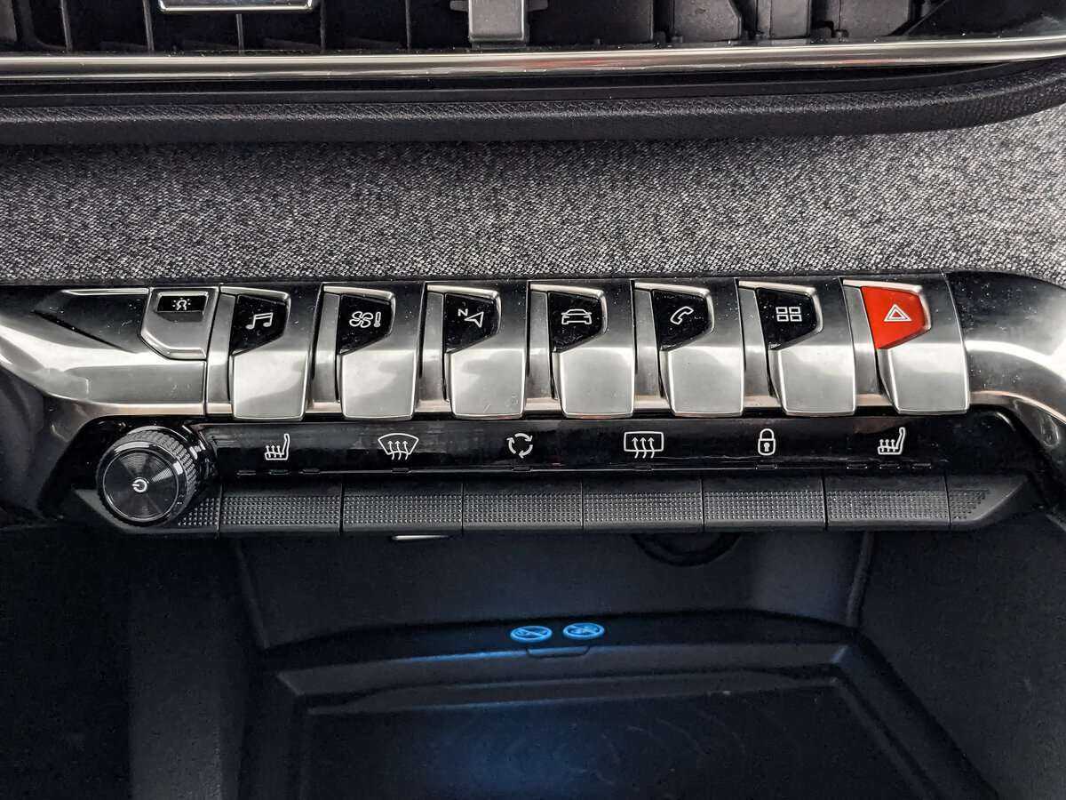 Peugeot 3008 б/у, 2018, Автоматическая. Фото: #21