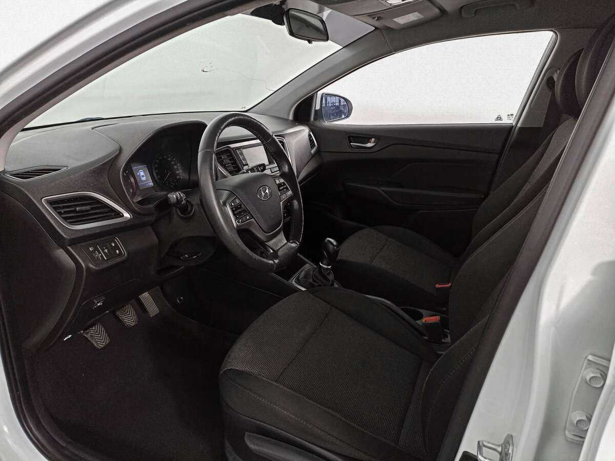 Hyundai Solaris б/у, 2018, Механическая. Фото: #13