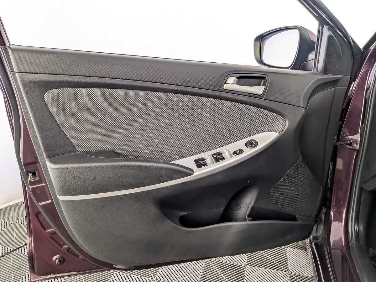 Hyundai Solaris б/у, 2012, Автоматическая. Фото: #14