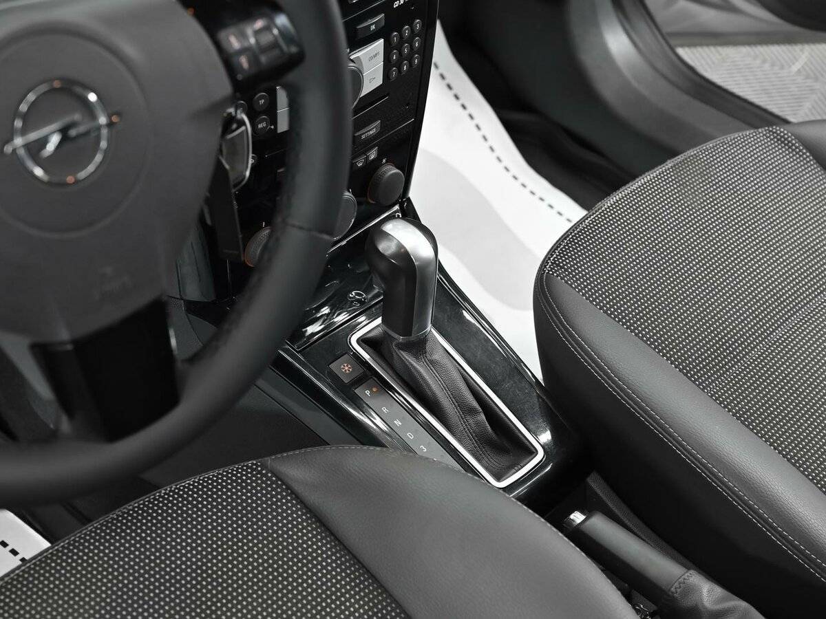 Opel Astra б/у, 2012, Автоматическая. Фото: #9