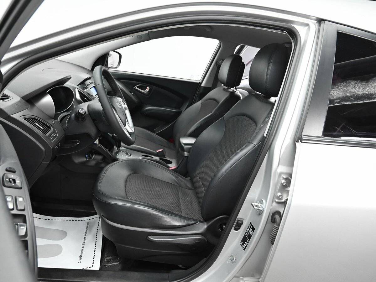 Hyundai ix35 б/у, 2012, Автоматическая. Фото: #6