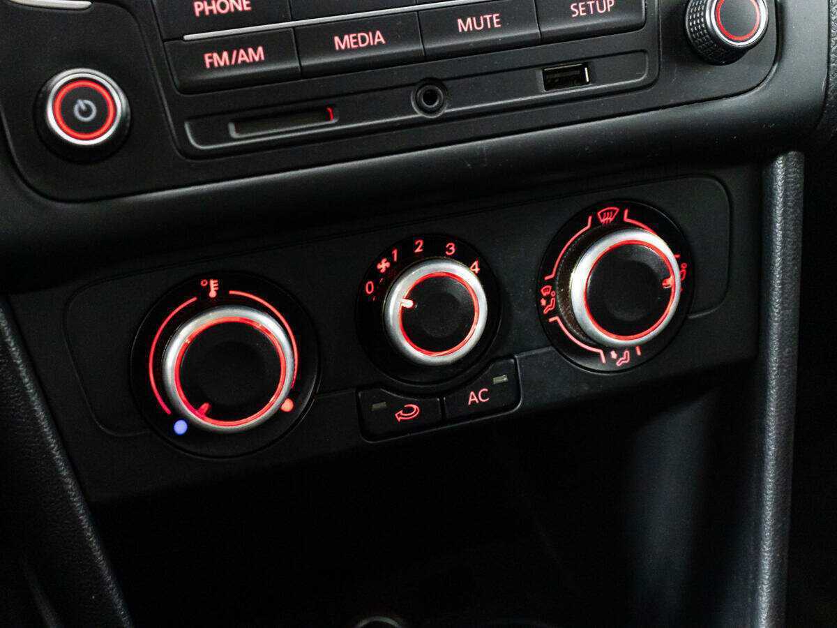 Volkswagen Polo б/у, 2014, Механическая. Фото: #14