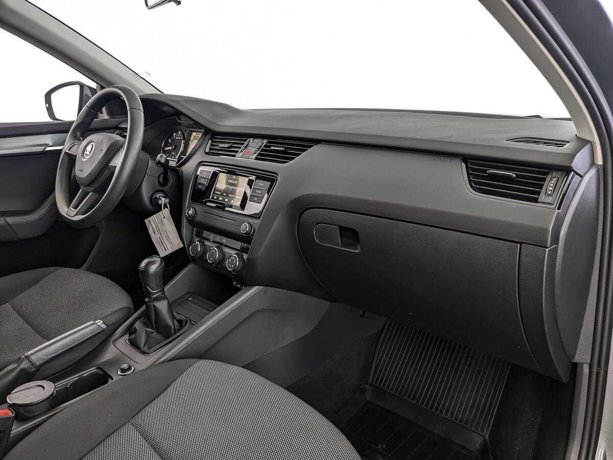 Skoda Octavia б/у, 2015, Механическая. Фото: #8