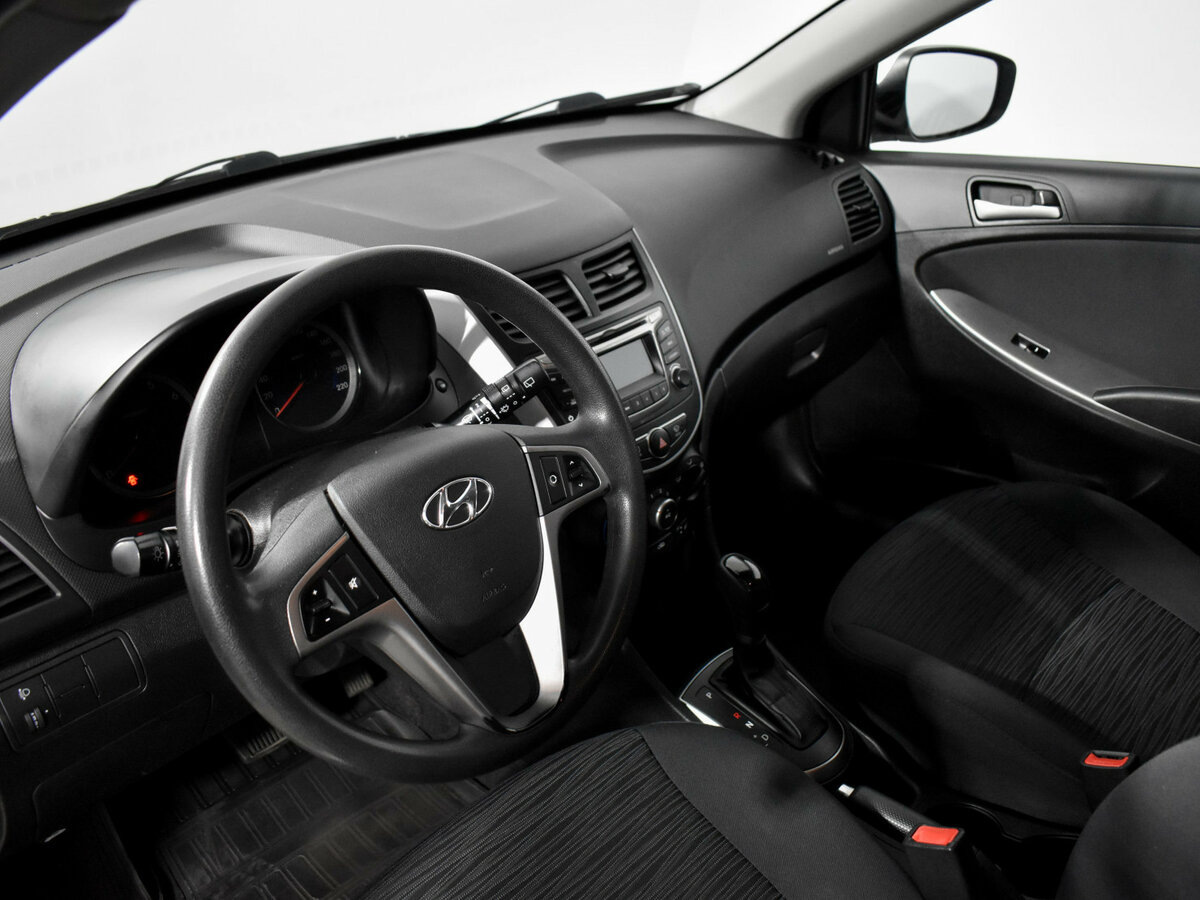 Hyundai Solaris б/у, 2015, Автоматическая. Фото: #8