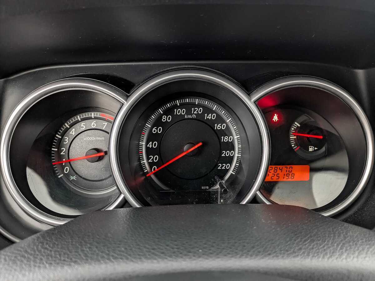 Nissan Tiida б/у, 2013, Автоматическая. Фото: #15