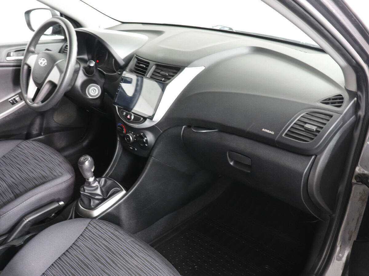 Hyundai Solaris б/у, 2016, Механическая. Фото: #9