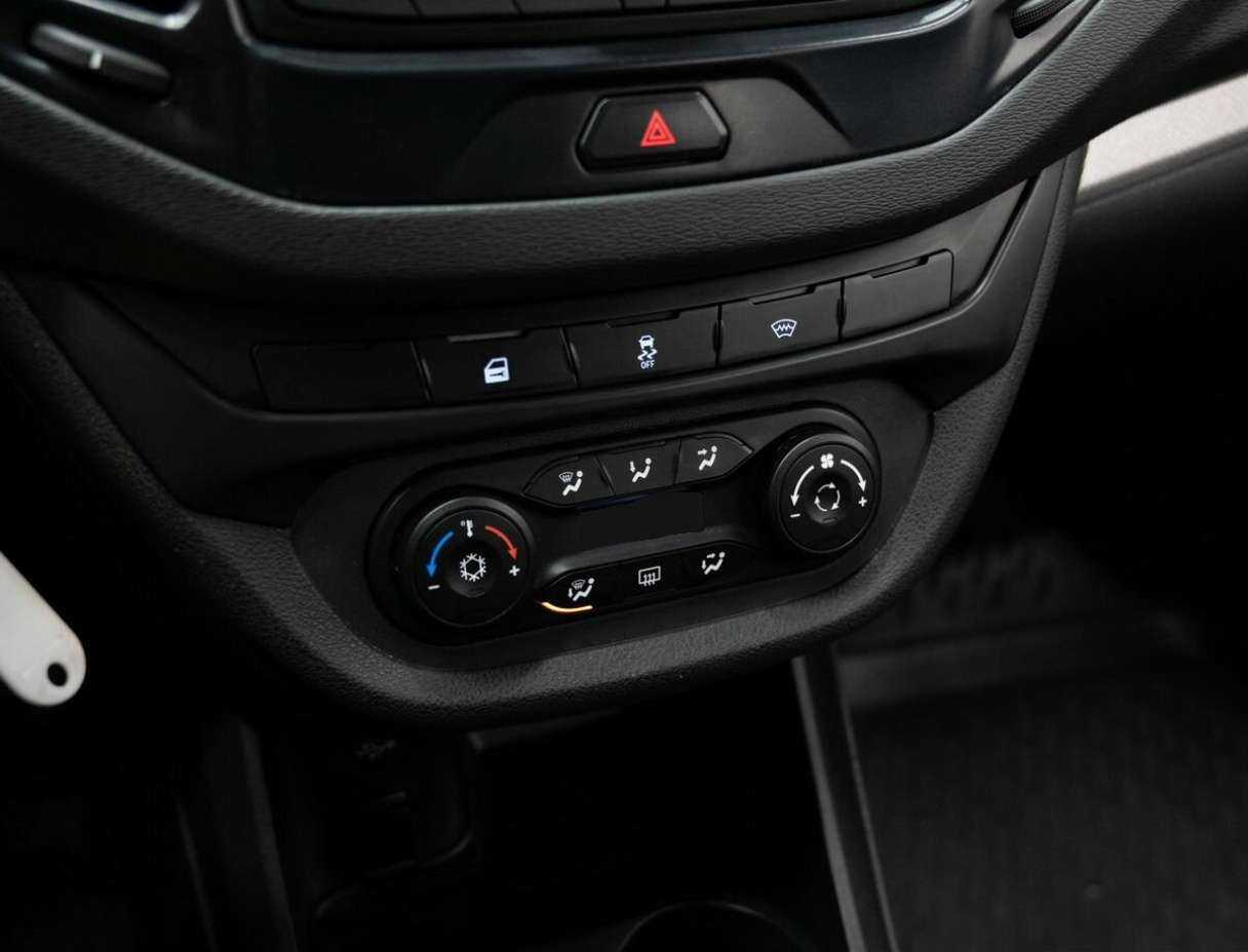 Lada (ВАЗ) Vesta б/у, 2019, Механическая. Фото: #19