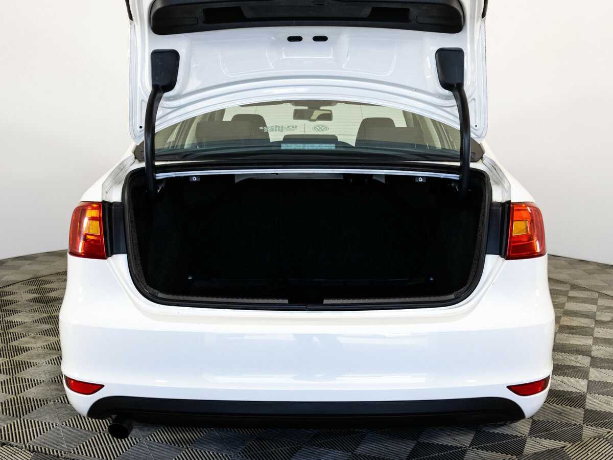 Volkswagen Jetta б/у, 2013, Механическая. Фото: #14