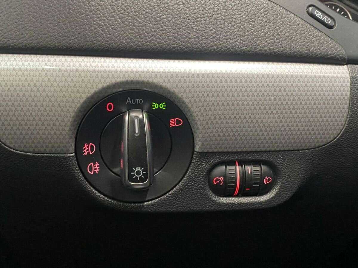 Volkswagen Jetta б/у, 2013, Механическая. Фото: #14