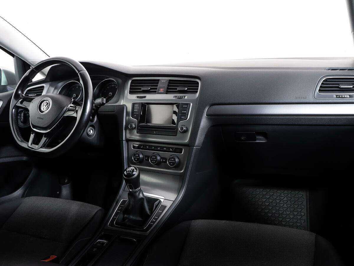 Volkswagen Golf б/у, 2013, Механическая. Фото: #6