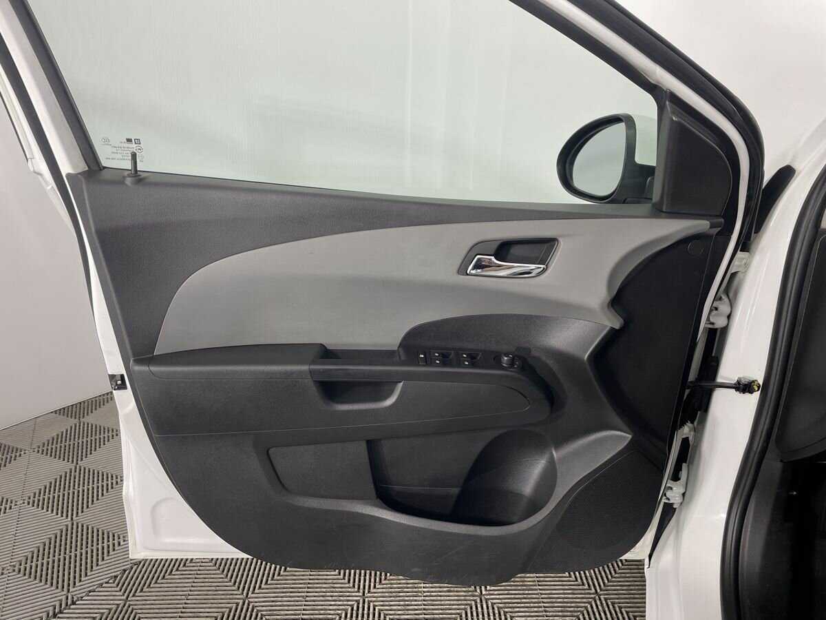 Chevrolet Aveo б/у, 2014, Автоматическая. Фото: #6