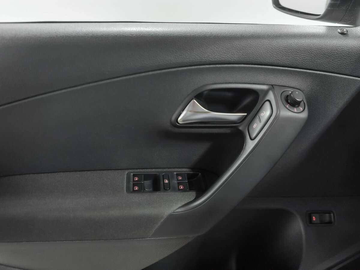 Volkswagen Polo б/у, 2015, Автоматическая. Фото: #10