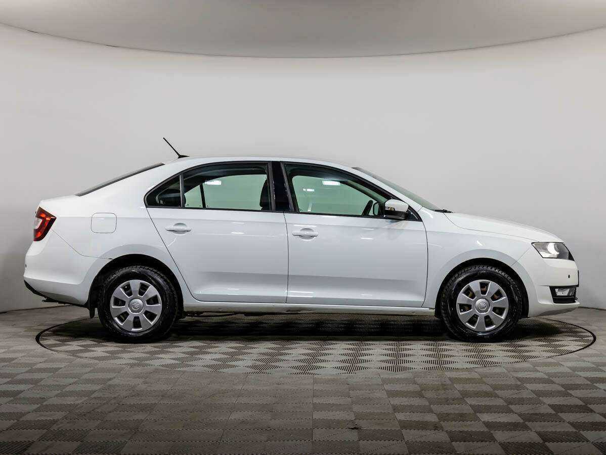 Skoda Rapid б/у, 2017, Механическая. Фото: #2